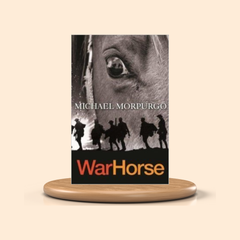 Book cover of 'War Horse' by Michael Morpurgo on a beige background